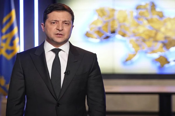 Πόλεμος στην Ουκρανία: Διπλωματικό «θρίλερ» - Επιβεβαιώνει ο Ζελένσκι για τις συνομιλίες με τη Ρωσία (video)