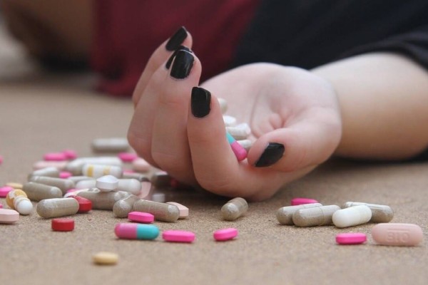 Τραγικό περιστατικό στα Χανιά: Ανήλικη πήρε χάπια για να αυτοκτονήσει, ενώ μιλούσε online με φίλες της