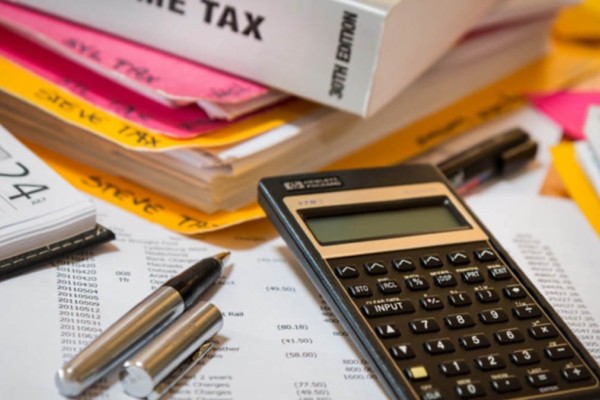 Φορολογικές δηλώσεις 2022: Το μεγάλο όφελος στον φόρο για νέους επαγγελματίες και επιτηδευματίες