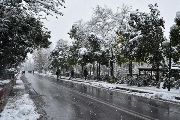 «Στα λευκά» η Αττική - Σε ποιες περιοχές θα χιονίσει σήμερα