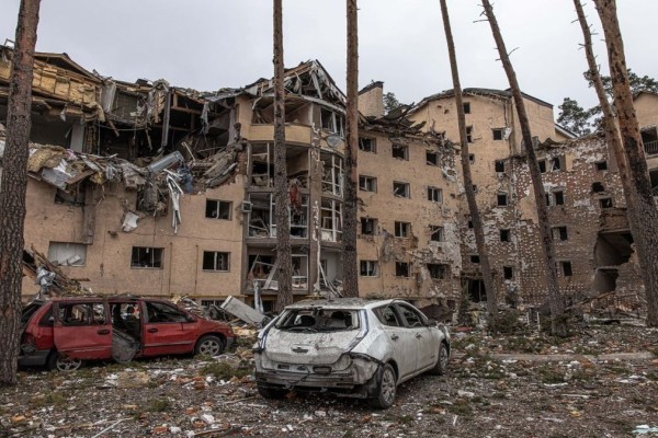 Συνεχίζεται το αιματοκύλισμα στο Ιρπίν - Τουλάχιστον 300 νεκροί από βομβαρδισμούς