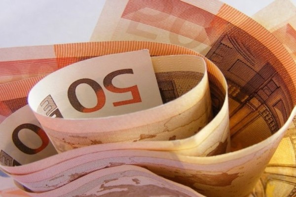 Επίδομα Ακρίβειας: Πότε και πώς θα δοθούν τα 200 ευρώ - Ποιοι είναι οι δικαιούχοι