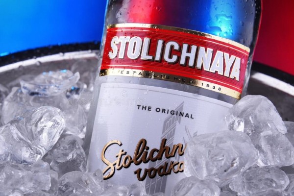 «Τέλος» η ρωσική βότκα Stolichnaya - Ποιο θα είναι το νέο της όνομα