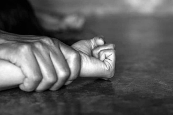Νέα Φιλαδέλφεια: «Ήρθε μπροστά μου με μαχαίρι... μου είπε να βγάλω τα ρούχα μου... τον παρακάλαγα να μην...» - Ο εφιάλτης του βιασμού της 18χρονης από τα χέρια του 31χρονου