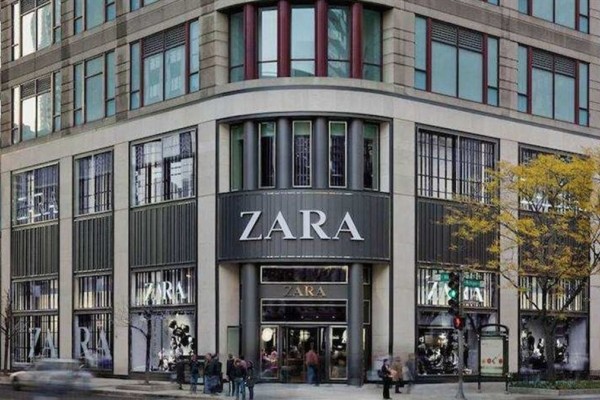 Χαμός στα Zara: Αυτό είναι το πιο στυλάτο πουκάμισο που θέλουν όλες οι γυναίκες να έχουν στη ντουλάπα τους και κοστίζει μόνο...