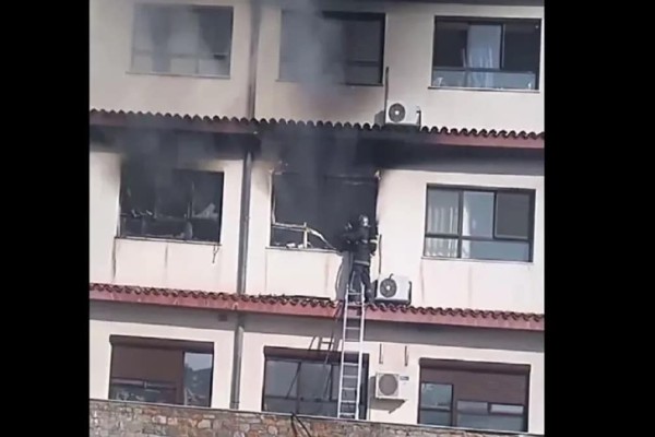 Τραγωδία στο Νοσοκομείο «Παπανικολάου»: Εντοπίστηκε νεκρός από τη μεγάλη φωτιά (video)