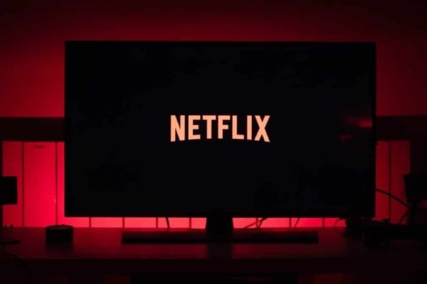 Απόφαση «σεισμός» από το Netflix: Τέλος οι «δανεικοί» κωδικοί - Δείτε τι θα πρέπει να πληρώσετε πλέον