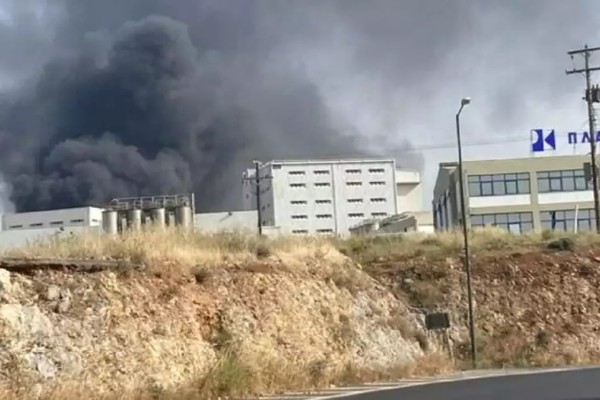 Συναγερμός στην Κρήτη: Φωτιά στη Βιομηχανική Περιοχή του Ηρακλείου - Στο σημείο ακούγονται εκρήξεις (video)