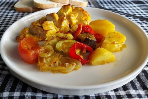 Πανδαισία γεύσεων στο πιάτο σας: Φιλέτο κοτόπουλου με μαρινάδα γιαουρτιού
