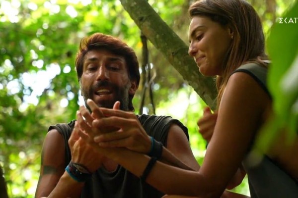 Survivor 5: «Βόμβα» Εμμανουήλ για γάμο της Βρισηίδας! «Διάβασε» το χέρι και έκανε προβλέψεις «φωτιά» (Video)