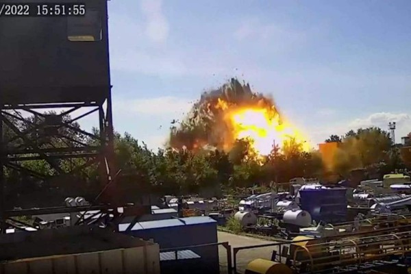 Πόλεμος στην Ουκρανία: Νέες εικόνες φρίκης από την πυραυλική επίθεση στο εμπορικό κέντρο του Κρεμεντσούκ