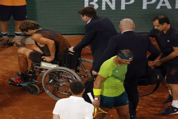 Roland Garros: Άσχημος τραυματισμός για Ζβέρεφ - Απευθείας στον τελικό ο Ναδάλ (video)