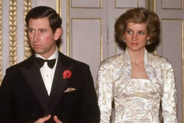 Πριγκίπισσα Νταϊάνα: Έτσι τη «σκότωσε» ο Κάρολος - Αποκαλύψεις για τις σχέσεις τους εκτός γάμου