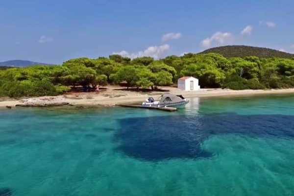 26 εκατ. και λίγα είναι: Το ανέγγιχτο ελληνικό νησί που θέλει να αγοράσει ο Μπιλ Γκέιτς!