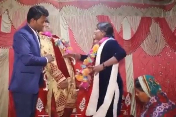 Απίστευτο! Γαμπρός στην Ινδία, τύφλα στο μεθύσι, μπέρδεψε τη νύφη με την κουνιάδα και αυτή τον ξεκίνησε στα χαστούκια (Video)