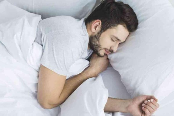 Αυτό σίγουρα δεν το ξέρετε για τον ύπνο: Γιατί είναι καλύτερο να κοιμάστε στο αριστερό σας πλευρό;