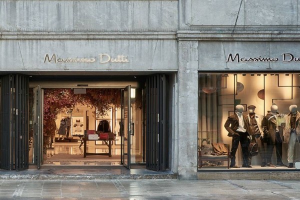 Χαμός στα Massimo Dutti με αυτή την fashionable τσάντα!