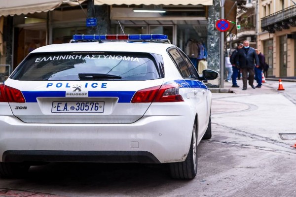 Θρίλερ στο κέντρο της Αθήνας: Διάρρηξη σε όχημα Αμερικανού διπλωμάτη - Του πήραν ό,τι είχε στο πορτμπαγκάζ