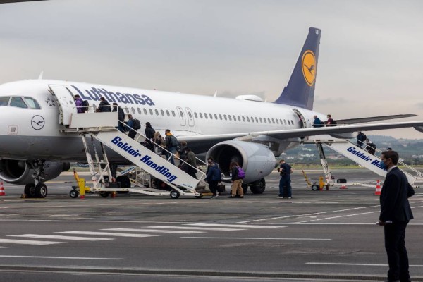 «Μπλόκο» από την Lufthansa - Ακυρώνει 900 πτήσεις!