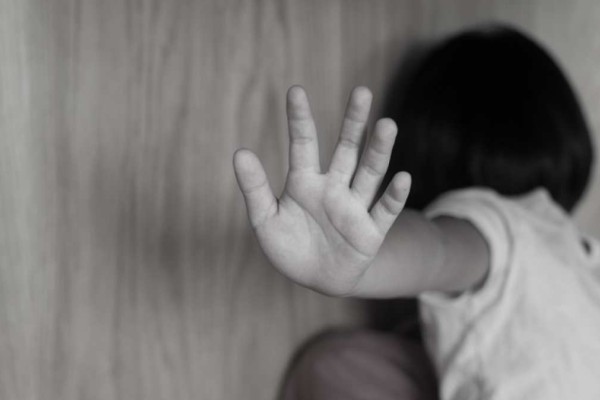 Φρίκη στην Φωκίδα: 15χρόνια φυλακή στον πατέρα που βίαζε την κόρη του και κακοποιούσε τα 3 παιδιά του