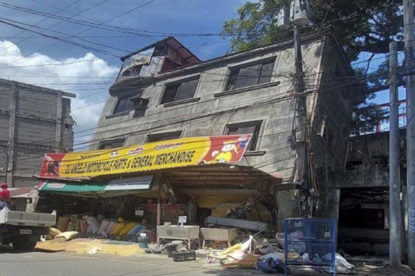 Τρόμος στις Φιλιππίνες: Ισχυρός σεισμός 7,1 Ρίχτερ – Κατέρρευσαν κτίρια