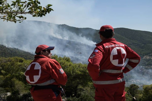 Νέο πύρινο μέτωπο στην Αττική - Φωτιά στα Σπάτα