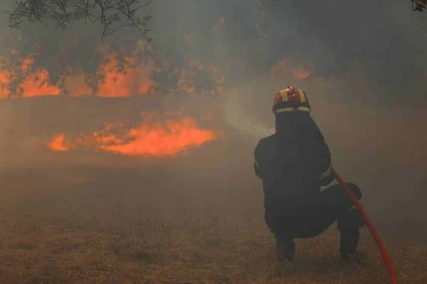 Φωτιά τώρα σε Μαρκοπουλο - Πόρτο Ράφτη!