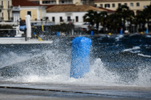 Έκτακτο δελτίο ΕΜΥ: Έρχονται θυελλώδεις άνεμοι - Φόβοι για πύρινη «κόλαση» σε πολλές περιοχές (video)