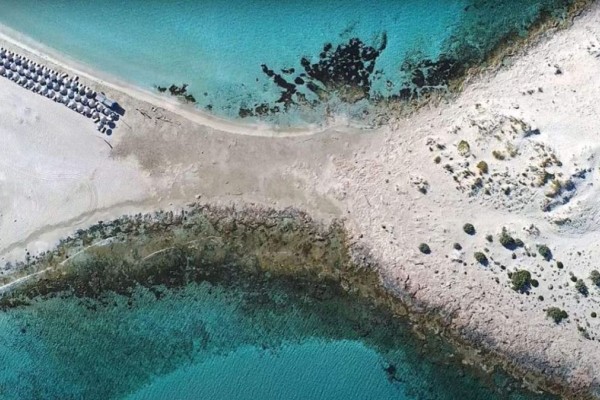 Απόδραση στην Πελοπόννησο: Βουτάμε σε 7 από τις ομορφότερες παραλίες της