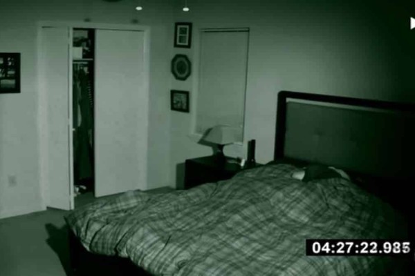 Έβαλε κρυφή κάμερα στο δωμάτιο της κοπέλας του - Όταν είδε το υλικό πάγωσε με αυτό που αντίκρυσε (video)