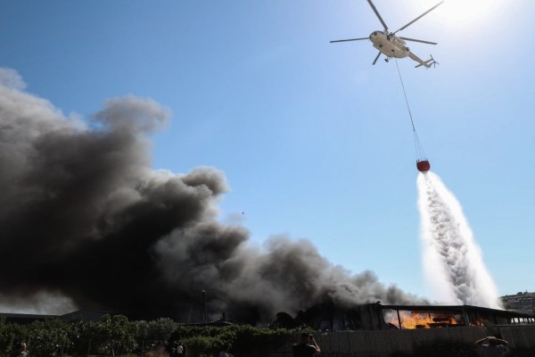 Καίγεται δάσος στο Πόρτο Γερμενό: Στη μάχη της κατάσβεσης επίγειες και εναέριες δυνάμεις