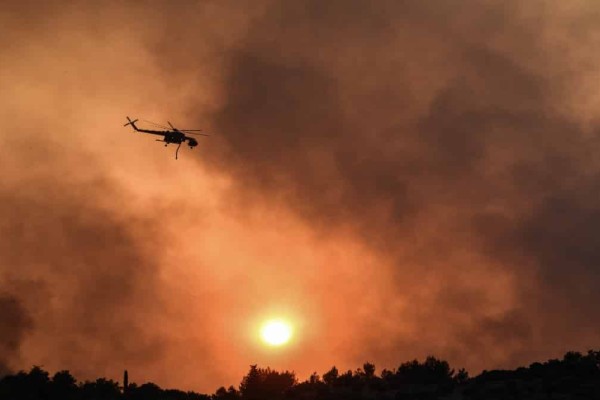 Φλέγεται η Ελλάδα: Μαίνονται τα πύρινα μέτωπα σε Έβρο, Λέσβο και Ηλεία - Νέα πυρκαγιά στην Πέλλα (Video)