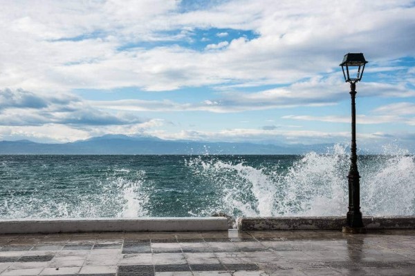 Κηρύχθηκε σε κατάσταση έκτακτης ανάγκης η Σκύρος μετά τις καταστροφές από την κακοκαιρία (video)