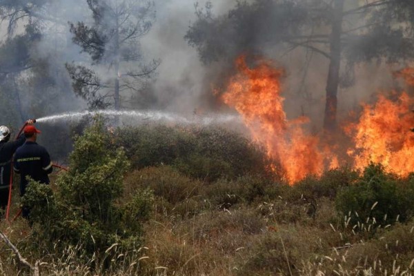 Φωτιά στη Θεσσαλονίκη - Καίγεται το Σέιχ Σου