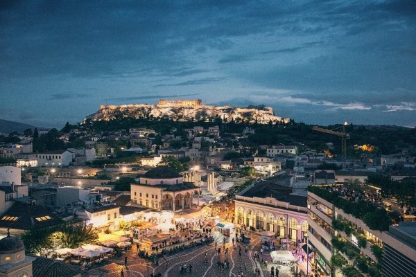 10 + 2 τραγούδια σταθμός που μιλάνε για την Αθήνα