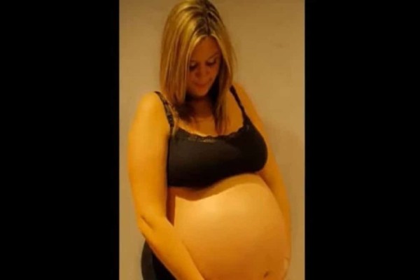 Ανατριχιαστική περίπτωση: 32χρονη «πάγωσε» όσους γιατρούς την εξέτασαν - Είναι μόλις 12 εβδομάδων έγκυος, αλλά έχει ήδη τεράστια κοιλιά!