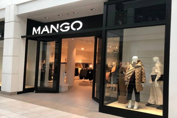 Φινετσάτο πουά φόρεμα από τα Mango σε σοκαριστική τιμή - Τρέξτε να το προλάβετε!