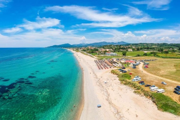 Η μεγαλύτερη παραλία με άμμο βρίσκεται στην Ελλάδα - Ποια είναι;