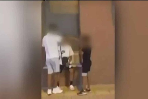 Θλιβερές εικόνες στον Πύργο: Βίντεο-ντοκουμέντο από τη στιγμή του bullying σε 14χρονο - «Στην αστυνομία μου είπαν να μην κάνω μήνυση...»