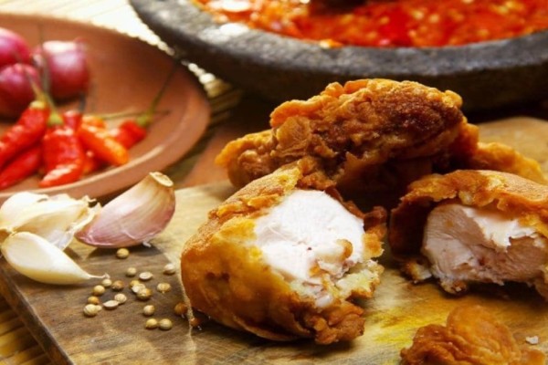 «Απογείωση» για το κοτόπουλο: Πώς το σκόρδο θα κάνει τη μεγάλη διαφορά στην κουζίνα - Η συνταγή που θα λατρέψετε!