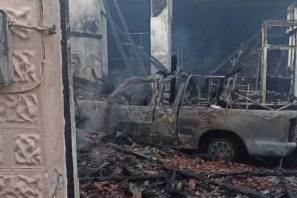 Λέσβος: Ανατροπή στην υπόθεση φωτιάς - Ο 71χρονος έριξε το αυτοκίνητο με φιάλη υγραερίου στο κατάστημα του αδελφού του