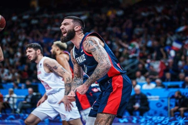 Eurobasket / Πολωνία - Γαλλία: Την σκόρπισε στους πέντε ανέμους και πήρε την πρόκριση για τον τελικό η ομάδα του Κολέ 