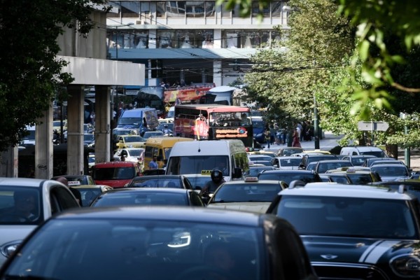 Αυτοκίνητα με 300 ευρώ στην Αθήνα: Ξεκινάει η μεγάλη δημοπρασία - Η διαδικασία