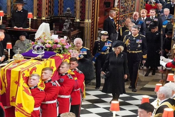 Βασίλισσα Ελισάβετ: Τα αστρονομικά μεγέθη της κηδείας της που έγραψαν ιστορία