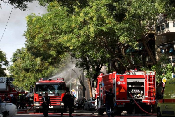 Έκρηξη σε ημιυπόγειο στην Αχαρνών: Τουλάχιστον ένας τραυματίας (φωτο)