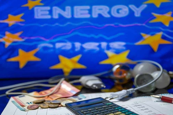 Ενέργεια: Σήμερα οι χρεώσεις των προμηθευτών ρεύματος για Οκτώβριο – Τι θα γίνει με τις επιδοτήσεις