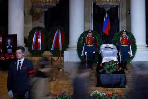 Μιχαήλ Γκορμπατσόφ: Η Ρωσία αποχαιρετά τον τελευταίο ηγέτη της Σοβιετικής Ενωσης - Live η κηδεία του (Video)