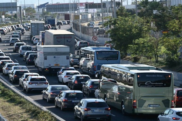 Θα σταματήσει ποτέ η παράνοια στους δρόμους της Αθήνας; Η ίδια καθημερινή απελπισία στην πόλη - Μποτιλιάρισμα από τις 7:00 (photo)