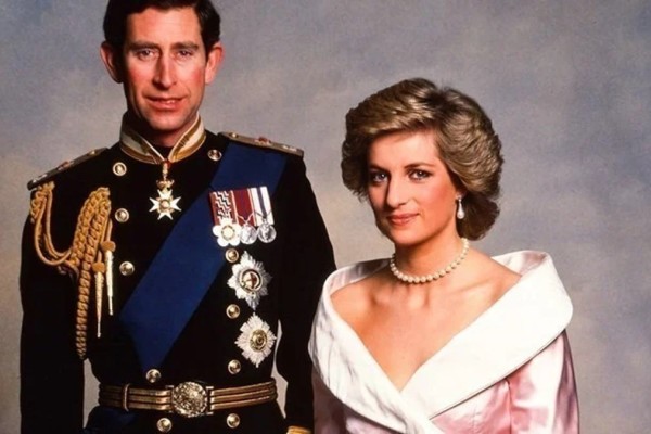 Δεν το γνώριζε ούτε η βασίλισσα Ελισάβετ: Γι’ αυτό ήθελε να ακυρώσει τον γάμο με τον Κάρολο η πριγκίπισσα Νταϊάνα