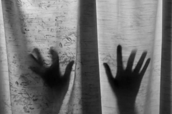Φρίκη στη Σκιάθο: Βιασμός με κατηγορούμενο τον πρώην σύζυγο – Κόβουν την ανάσα οι περιγραφές της γυναίκας